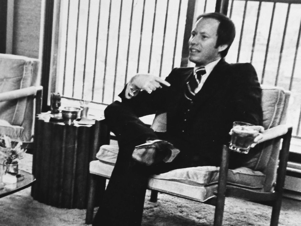  bill kovinsky is shown in his windsor apartment on january 29, 1975.