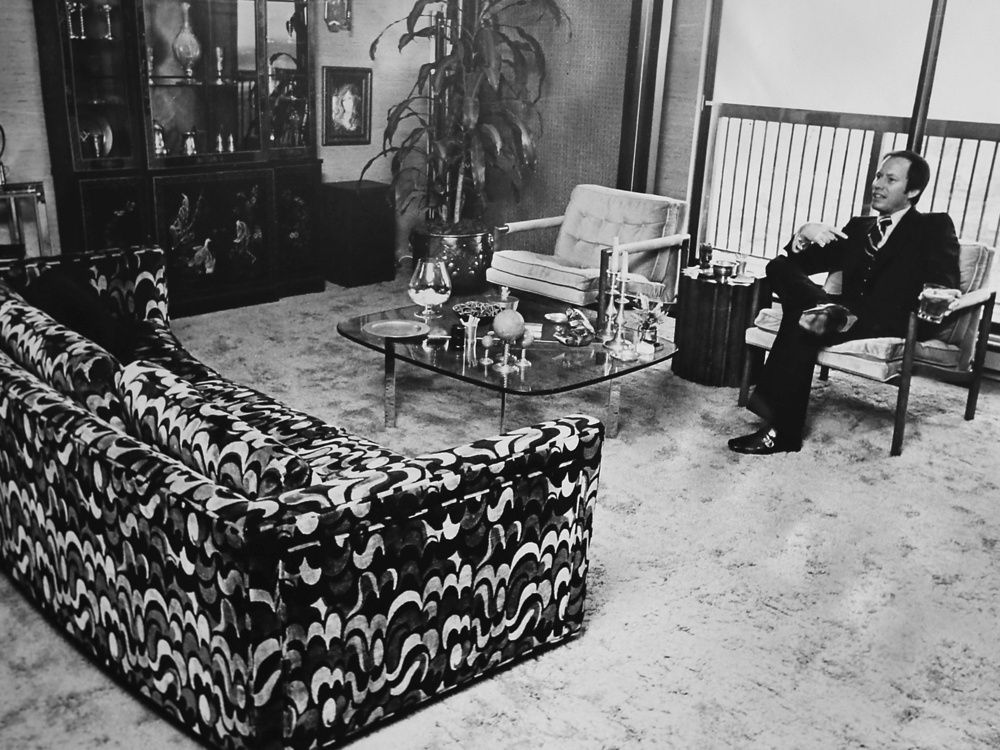  bill kovinsky is shown in his windsor apartment on january 29, 1975.