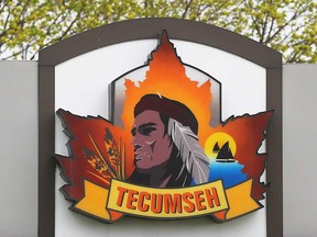 Official sign of the Town of Tecumseh, photographed 2020.