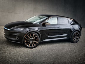 Unveiled at the 2022 New York International Auto Show, the Chrysler Airflow Graphite Concept features Cyprus Copper accents both inside and out to print the latest Airflow version with its own sophisticated, sophisticated design.