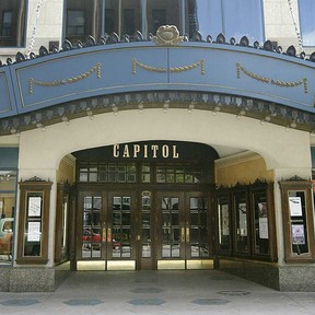 L'extérieur du Capitol Theatre au centre-ville de Windsor est illustré dans cette photo d'archive de 2005.