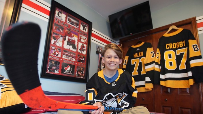 Teen meets idol Sidney Crosby through Make-a-Wish Foundation