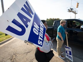 UAW strike in Lansing