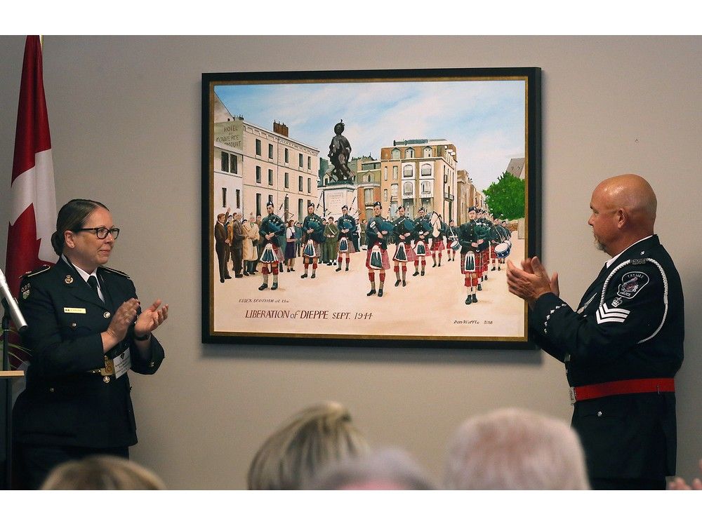 El condado presenta una pintura que conmemora la liberación de Dieppe