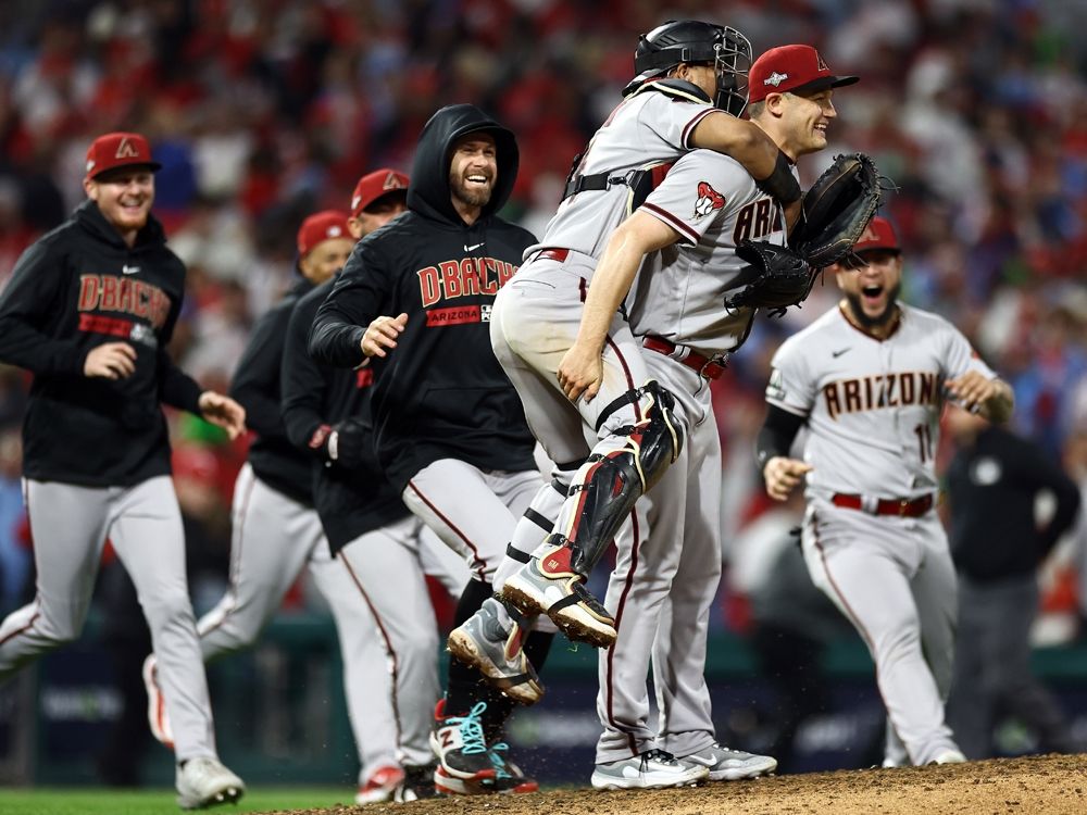 SNAKES ALIVE! Diamondbacks Stun Phillies To Reach First World Series In ...