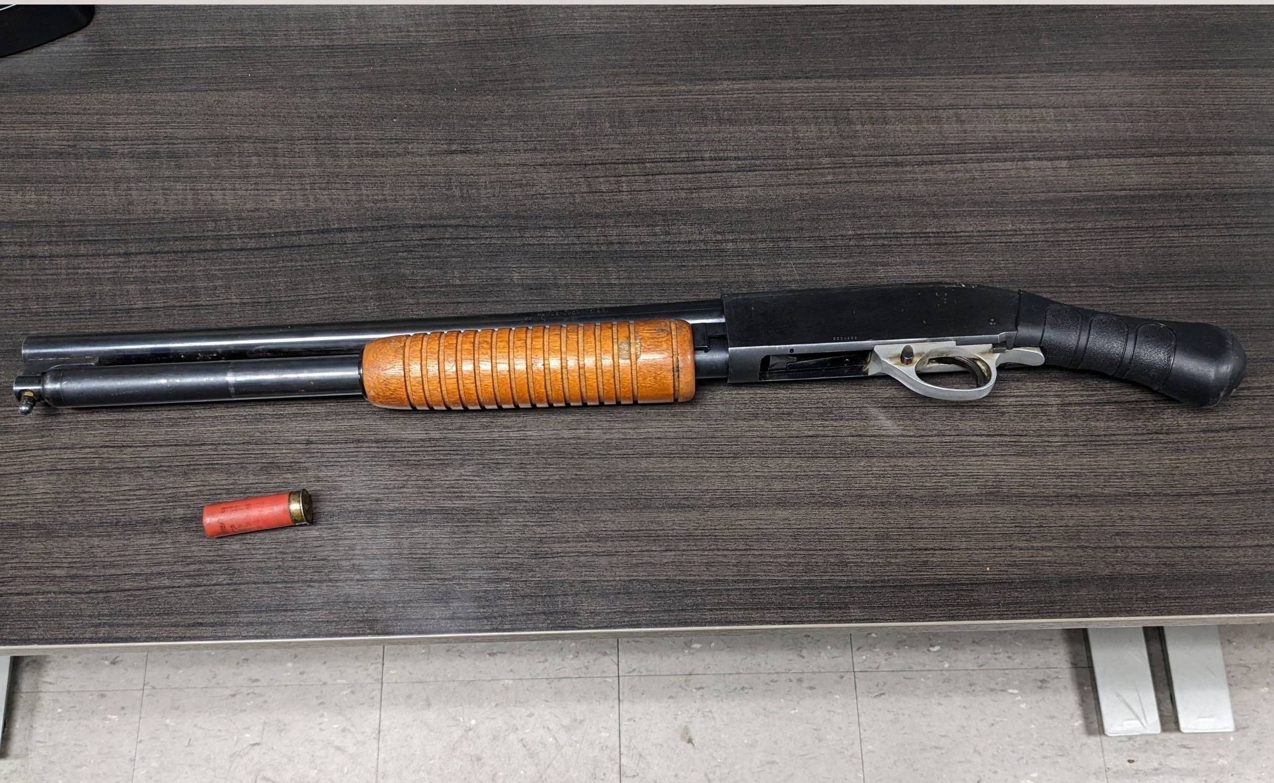 Man found on sidewalk with loaded shotgun in Windsor | Windsor Star
