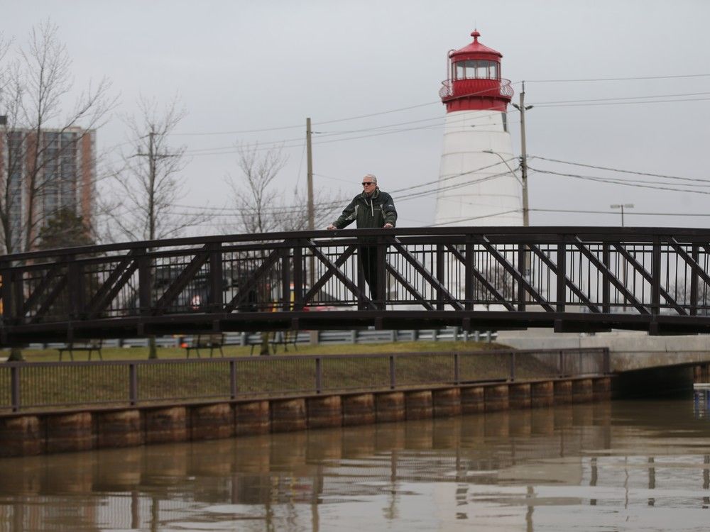 Ian Nasibitt sobre Puente del pequeño río