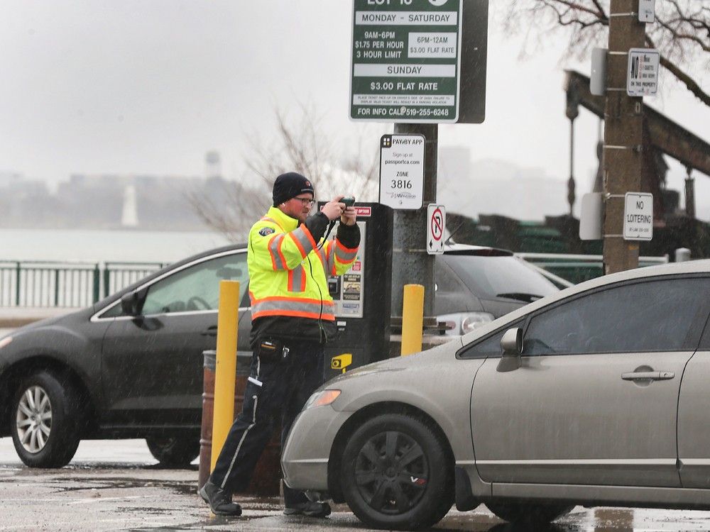 Windsor businesses 100 per cent against 3 hr parking meter