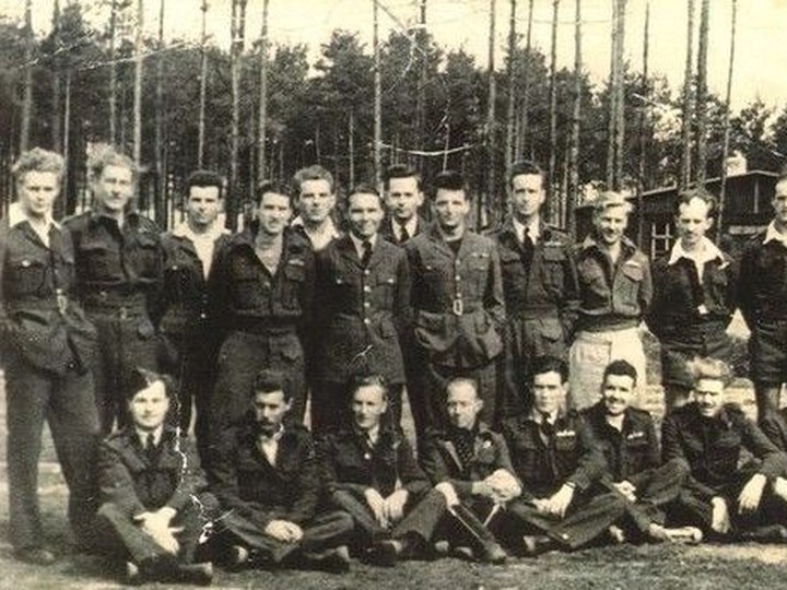  In this photo, taken at Stalag Luft 3 before the ‘Great Escape’ on March 24, 1944, Windsor airman George W. Wiley is the prisoner standing in light pants. He was among six Canadian and 50 Allied airmen in total who were executed after 76 PoW’s tunnelled their way to freedom, although 73 were soon recaptured. WINDSOR STAR ARCHIVE PHOTO