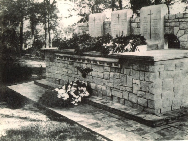  This undated post-war photo is of a memorial in today’s Zagan, Poland, to the 50 Allied escapees from Stalag Luft III on March 24, 1944, who were executed by the Gestapo after their recapture. WINDSOR STAR ARCHIVE IMAGES.