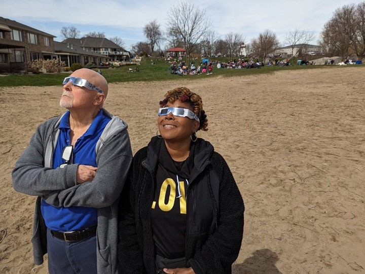  “Oh my gosh — incredible!” Ted and Althea Janke of Kingsville didn’t have far to go to join hundreds of others who gathered at Kingsville’s Mettawas Park beach to witness Monday’s total lunar eclipse of the Sun.