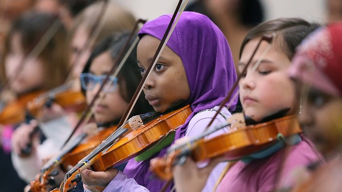 Windsor's String Project musicians put on show for parents, students