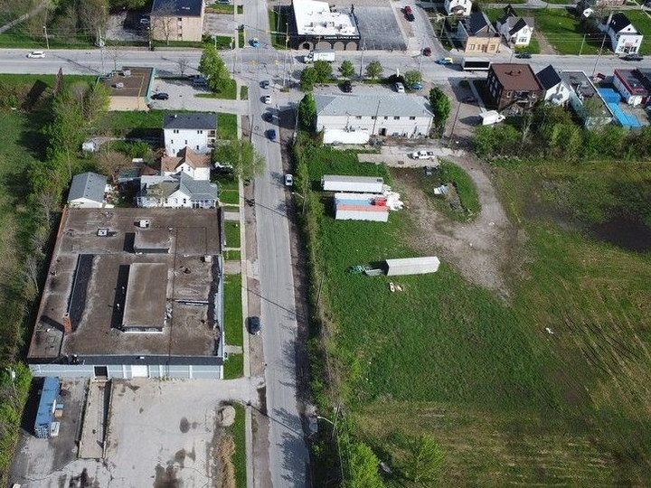  The property being eyed by the City of Windsor for expropriation — 700 Wellington Ave. — is shown Tuesday as the green space on the right, with Wellington Avenue on the left and Wyandotte Street West shown across the top.