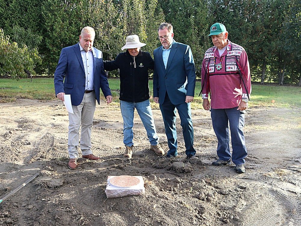 Chatham couple praised for respect in discovery of Indigenous remains