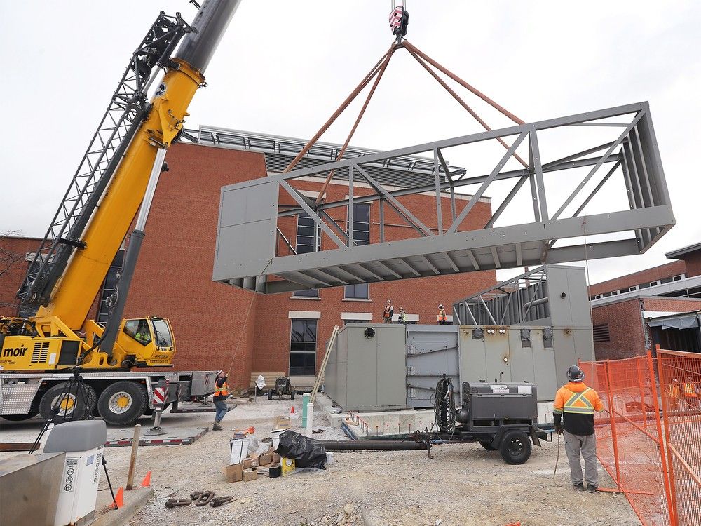Windsor Regional Hospital installing new radiation treatment bunker