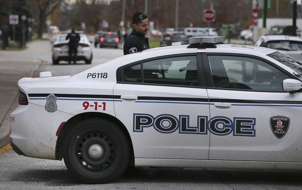  windsor officers are shown during an investigation on dougall avenue between chatham street and university avenue west on nov. 18, 2021.