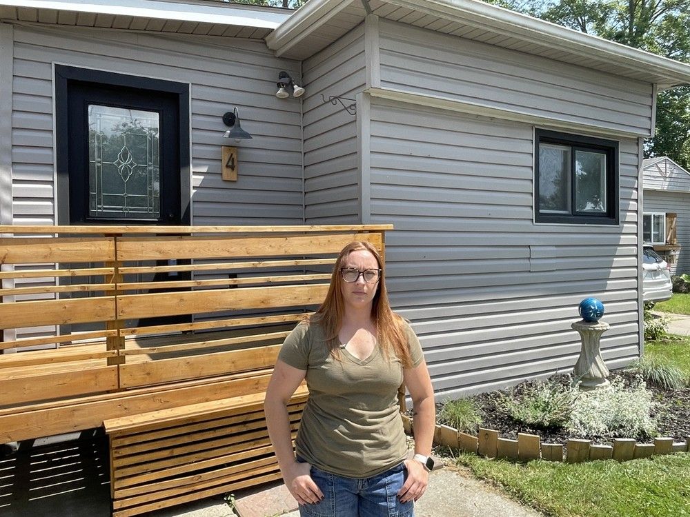  sarah battersby said she has turned her mobile home at the hidden creek condominium community in mcgregor to the bank after being unable to sell it since september. (brian macleod/windsor star)