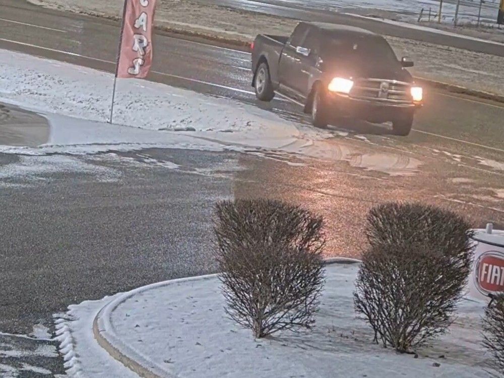 Windsor police ask for help identifying pickup truck in $4,000 wheel theft