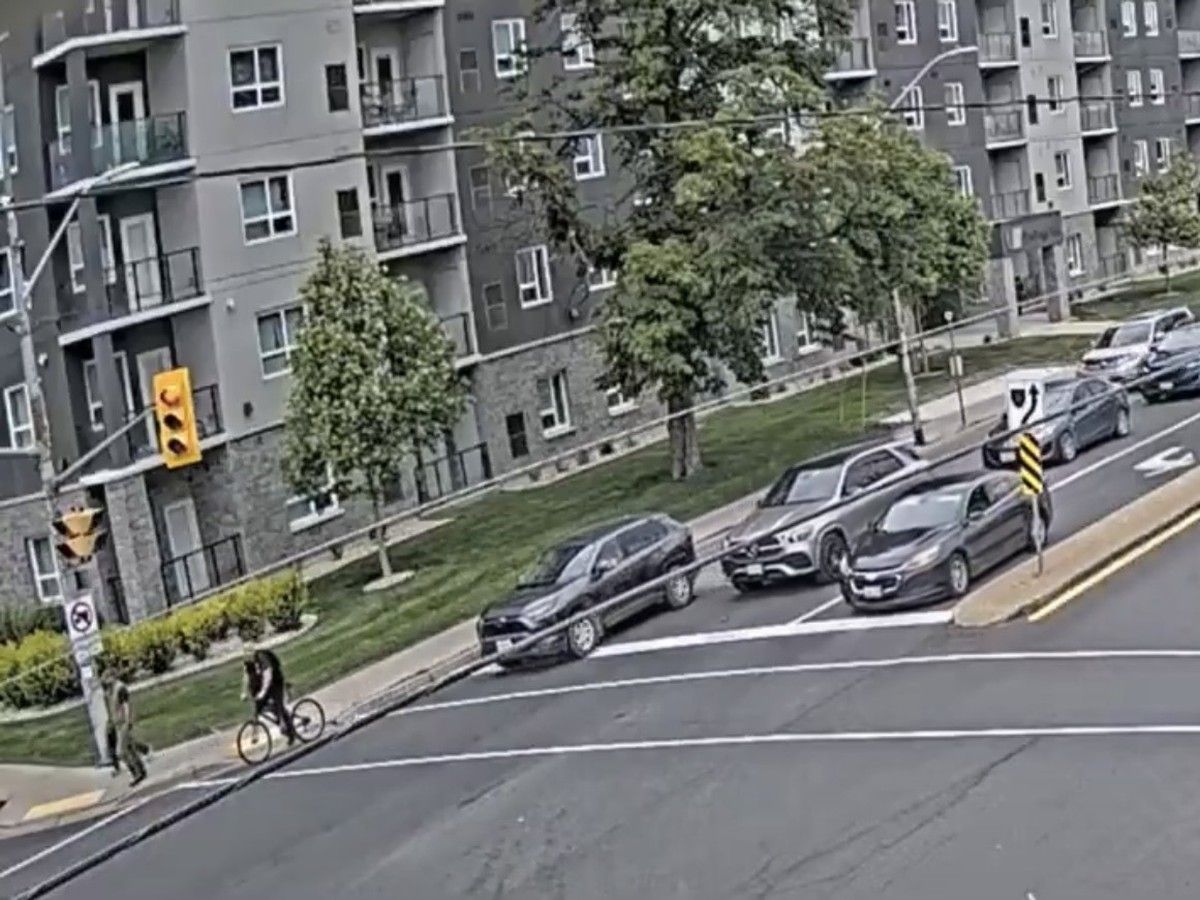 Cyclist shot with airsoft rifle, police seek suspects