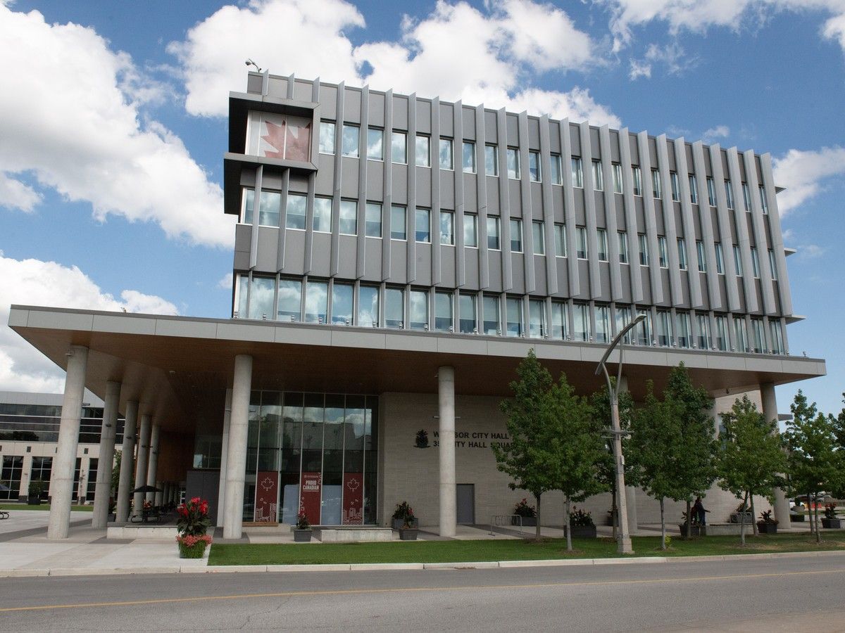 Those interested in standing as candidates in the upcoming municipal election must file nomination papers before 2 p.m. on Friday.