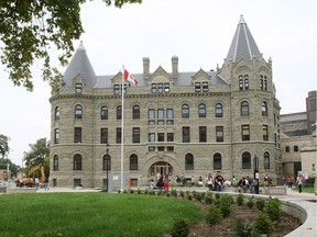 People enjoy the Portage Commons, a green space in front of Wesley Hall at the University of Winnipeg Wednesday, September 5, 2007. The three levels of govenment announced more than $800,000 in funding for the project which increases dowtown Winnipeg's green space by 40%.n/a ORG XMIT: Green10906.jpg-10
Marcel Cretain, Marcel Cretain