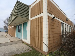 The decommissioned Vimy Arena.  (Winnipeg Sun/Postmedia Network)