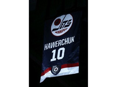 Winnipeg Jets great Dale Hawerchuk has his number enshrined into the Jets hockey hall of fame prior to puck drop against the Phoenix Coyotes in Winnipeg on Tues., Nov. 14, 2017. Kevin King/Winnipeg Sun/Postmedia Network
Kevin King, Kevin King/Winnipeg Sun