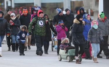 The Santa Claus Parade took place in Winnipeg this evening.  Saturday, November 18, 2017.   Sun/Postmedia Network