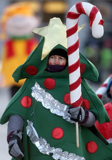 The Santa Claus Parade took place in Winnipeg this evening.  Saturday, November 18, 2017.   Sun/Postmedia Network