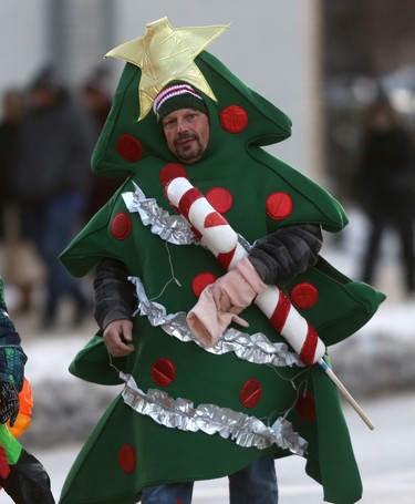 The Santa Claus Parade took place in Winnipeg this evening.  Saturday, November 18, 2017.   Sun/Postmedia Network