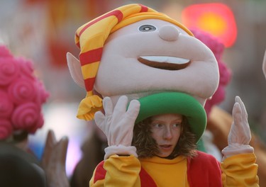 The Santa Claus Parade took place in Winnipeg this evening.  Saturday, November 18, 2017.   Sun/Postmedia Network