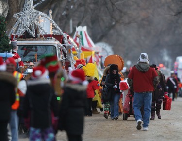 The Santa Claus Parade took place in Winnipeg this evening.  Saturday, November 18, 2017.   Sun/Postmedia Network