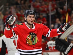 Could someone like Chicago Blackhawks centre Artem Ansimov look good in Jets' colours?