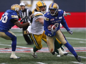The Winnipeg Blue Bombers have kept one more player from the free-agent market, re-signing defensive back and kick returner Kevin Fogg (3), Monday.