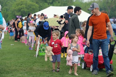 People line up for the Dr. Goodbear Clinic at the 32nd annual Teddy Bears' Picnic, in support of the Children's Hospital Foundation of Manitoba, at Assiniboine Park in Winnipeg on Sun., May 27, 2018. Kevin King/Winnipeg Sun/Postmedia Network