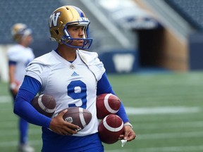 Justin Medlock is ballin' during Winnipeg Blue Bombers practice on Mon., June 11, 2018. Kevin King/Winnipeg Sun/Postmedia Network