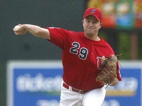 Ben Moore delivers during his time with the Winnipeg Goldeyes. (WINNIPEG SUN/FILES)