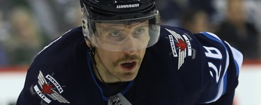 Winnipeg Jets forward Blake Wheeler readies for action against the Washington Capitals in Winnipeg on Wed., Nov. 14, 2018. Kevin King/Winnipeg Sun/Postmedia Network