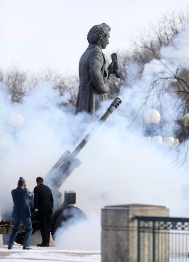 Members of the 38th Artillery Tactical Group fired a fifteen gun salute to mark the opening of the Legislature, in Winnipeg, today. Tuesday, November 20/2018 Winnipeg Sun/Chris Procaylo/stf