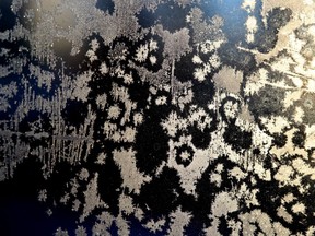 Frost forms a pattern on a window in Winnipeg.  Friday, December, 28/2018 Winnipeg Sun/Chris Procaylo/stf