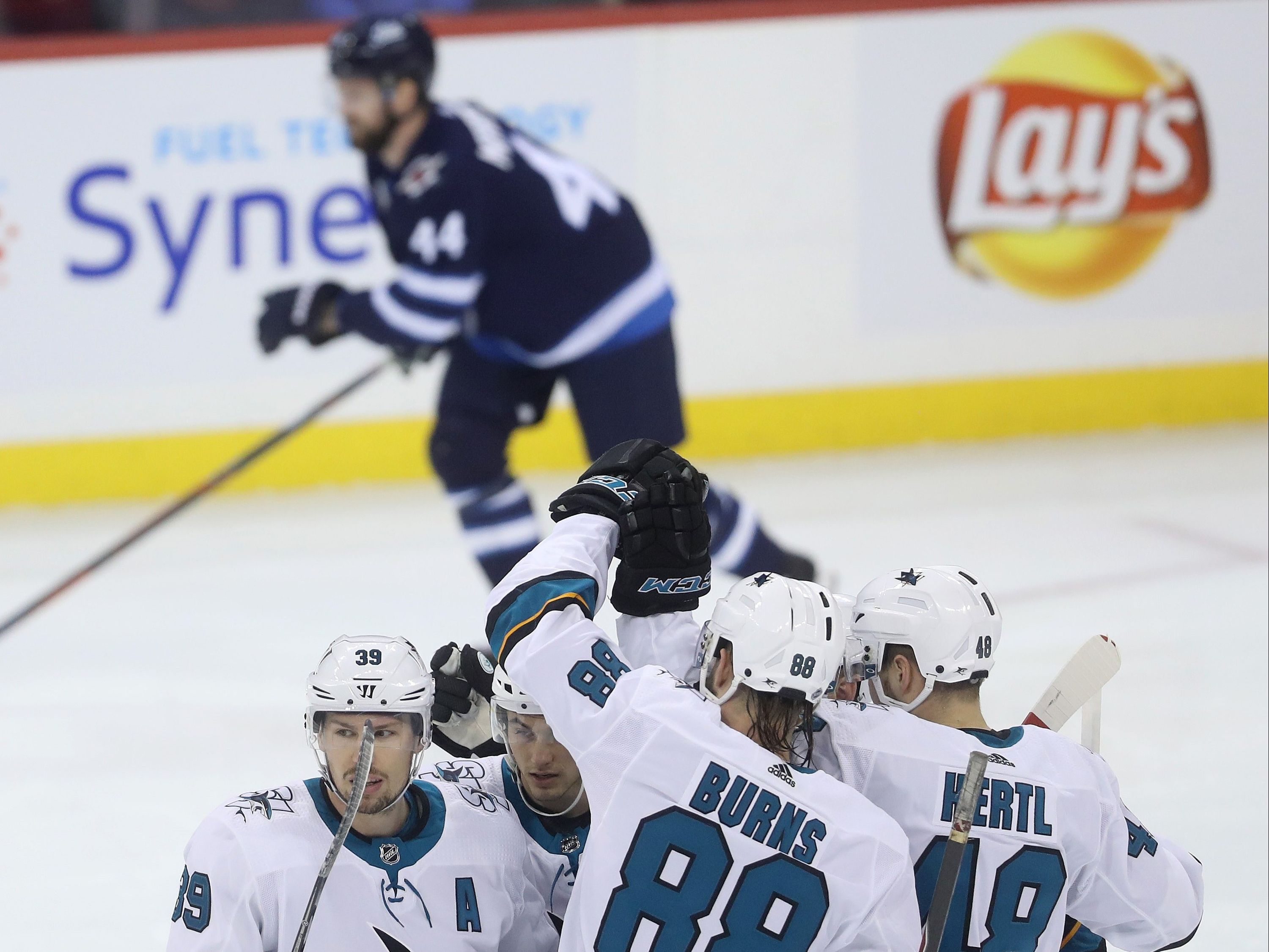 Video: Joe Pavelski scores for Sharks in Game 7 return vs. Avalanche