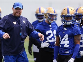 Head coach Mike O'Shea sets up a drill during Winnipeg Blue Bombers practice on the University of Manitoba campus on Tues., June 11, 2019. Kevin King/Winnipeg Sun/Postmedia Network