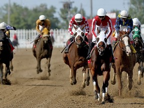 Oil Money wins the 2019 Manitoba Derby