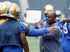 Defensive co-ordinator Richie Hall directs his troops during Winnipeg Blue Bombers practice on Tues., Sept. 24, 2019. Kevin King/Winnipeg Sun/Postmedia Network