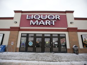Several violent offences occurred during and after an armed robbery at this liquor mart close to Burrows Avenue and Keewatin Street, in Winnipeg yesterday. Thursday, November 21/2019 Winnipeg Sun/Chris Procaylo/stf
