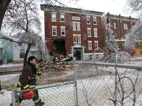 Fire has destroyed an apartment block in the 500 block of Agnes Street, in Winnipeg.  Thursday, December 26/2019 Winnipeg Sun/Chris Procaylo/stf