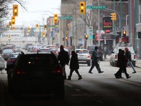 General downtown scene in Winnipeg. Winnipeg Sun/Chris Procaylo/stf
