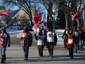 Dauphin Correctional Centre workers hold an information picket outside the Manitoba Legislature on Wednesday, Feb. 19, 2020. They are protesting the closure of the jail. Josh Aldrich/Winnipeg Sun/Postmedia