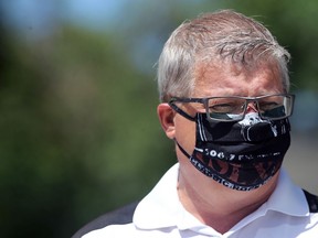 A man wearing a mask on Sherbrook Street in Winnipeg on Wed., June 24, 2020. Kevin King/Winnipeg Sun/Postmedia Network
