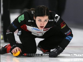 Skip Beth Peterson of the Assiniboine Memorial yells to the sweepers during the provincial Scotties Tournament of Hearts in Gimli, Man., on Thurs., Jan. 24, 2019. Kevin King/Winnipeg Sun/Postmedia Network